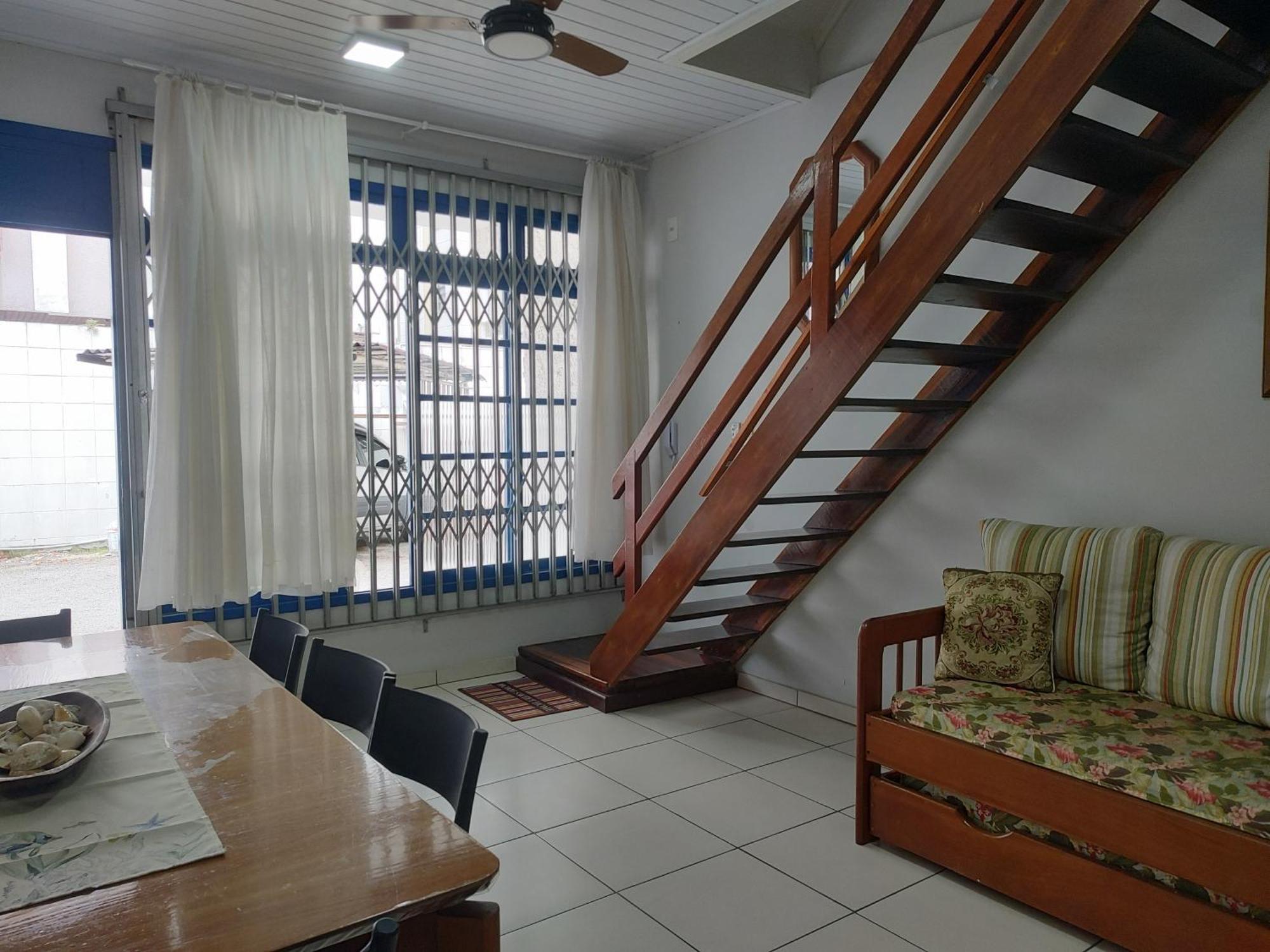 Sobrado No Residencial Mediterraneo Apartamento